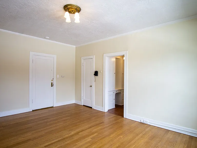 1034 NW 21st Ave #21 — Photo 3