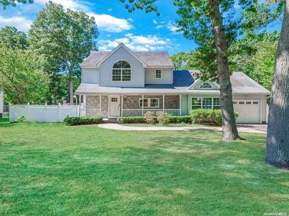 94 Old Selden Stage Road, Selden, NY 11784