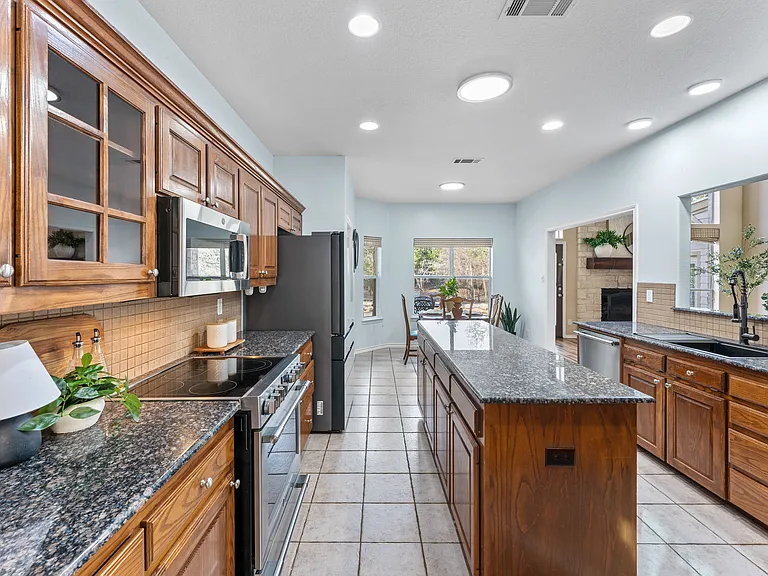 1060L Great Oaks — Photo 20