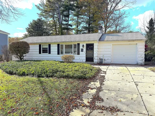 43 Chandler Ave, Walpole, MA 02081