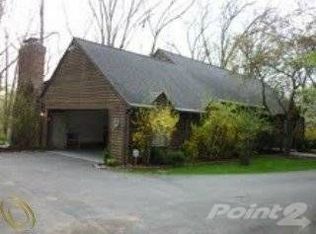 5835 Griffith Dr, Brighton, MI