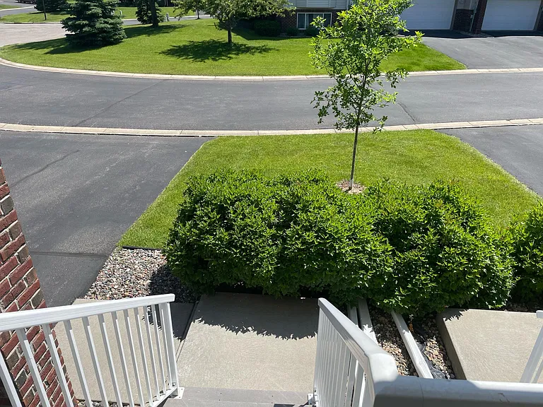 20711 Hampshire Cir — Photo 3