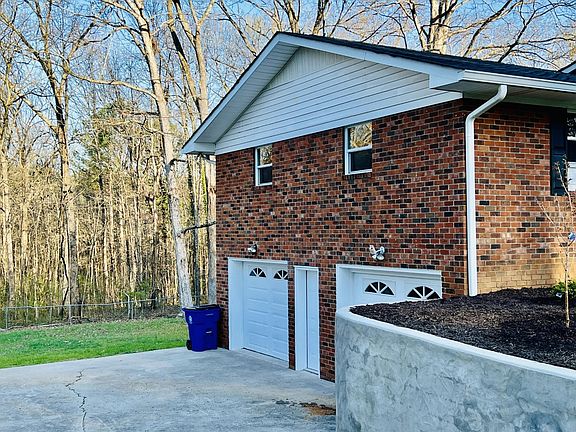 2nd image of 3625 Woodcrest Cir NW
