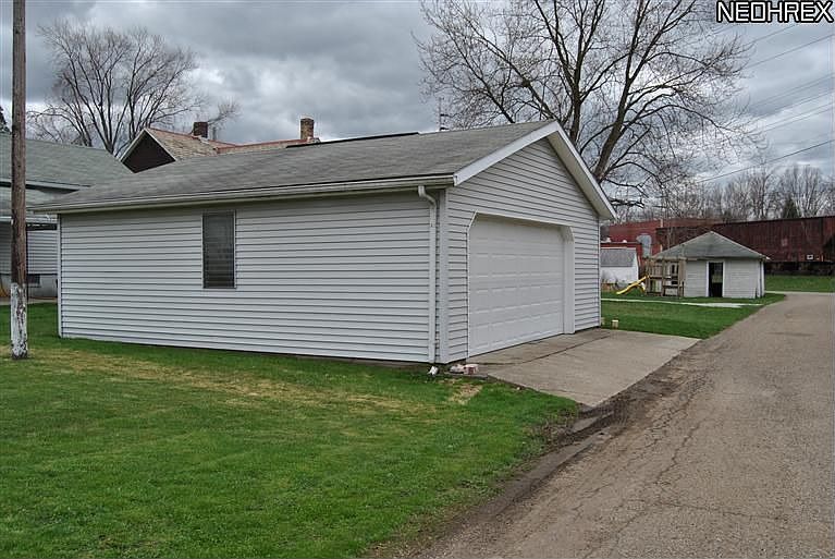 2nd image of 108 Euclid Ave