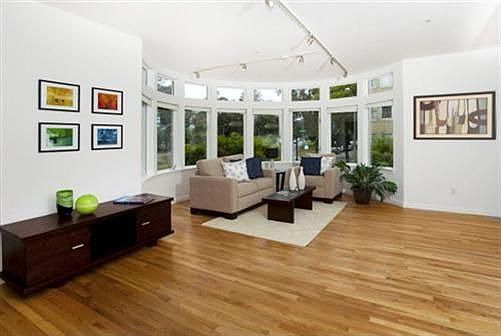 2nd image of 2094 Fell St