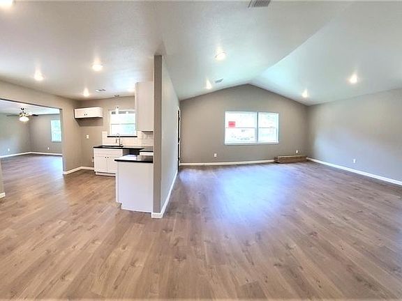 5th image of 2316 Hillsboro Ave
