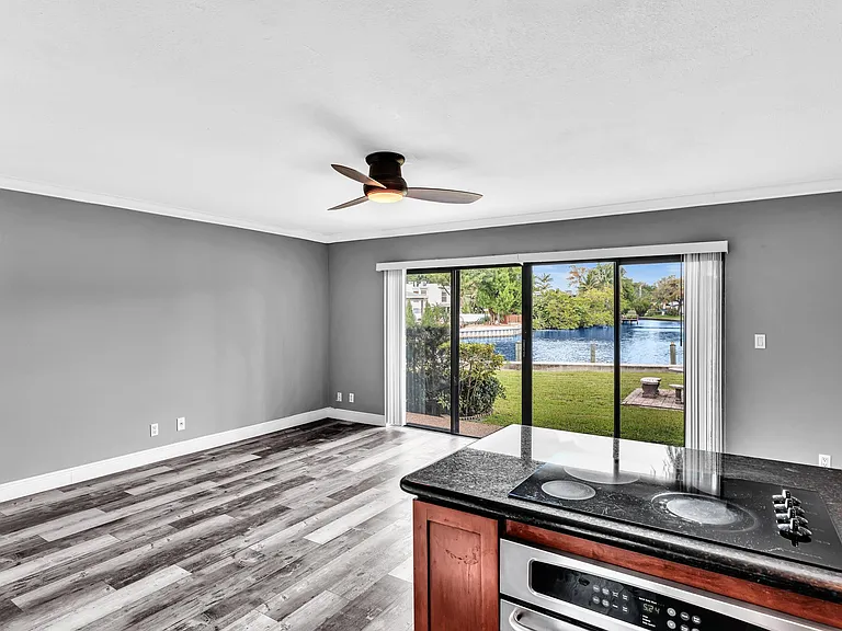 833 NE 18th Ct #3 — Photo 6