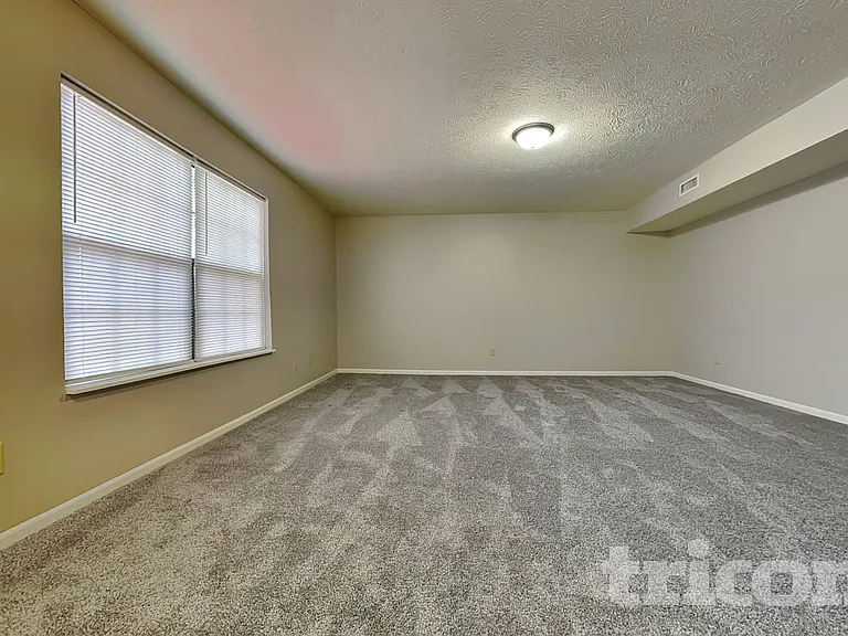 5926 Bowie Ln — Photo 4