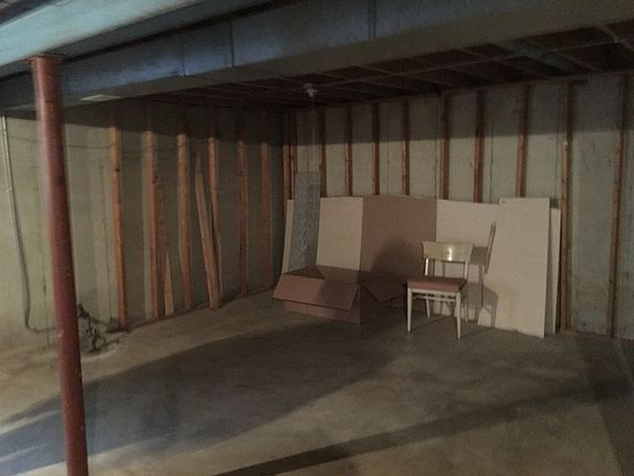 5th image of 889 White Oak Ln