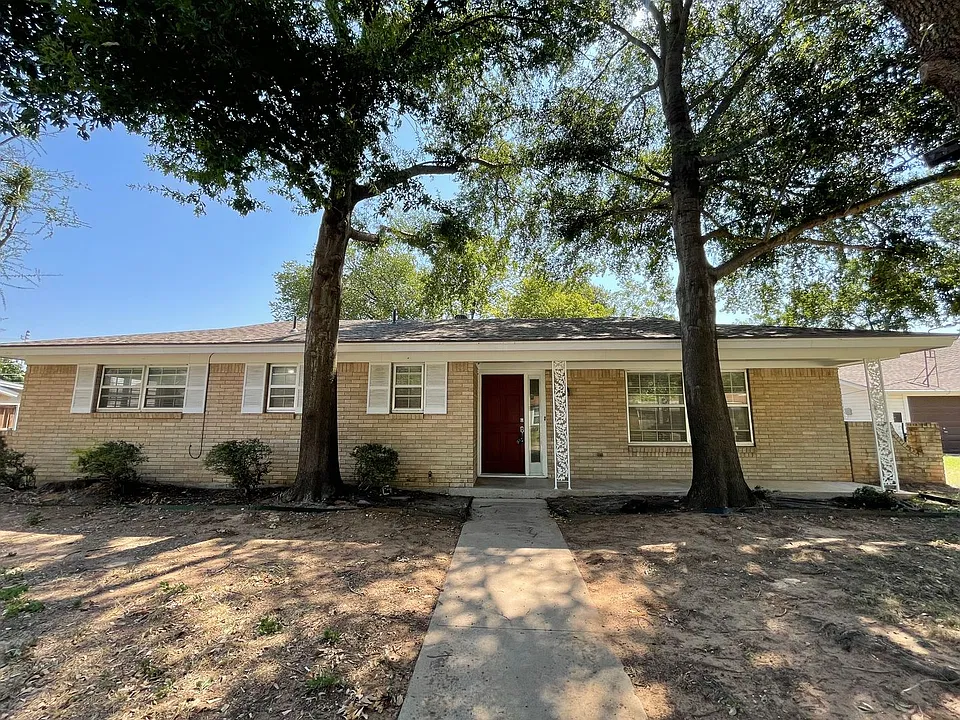 218 Priddy Ln