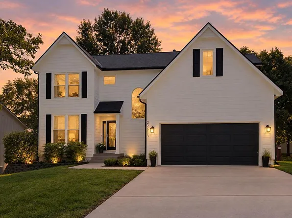 22613 W 49th Ter, Shawnee, KS 66226