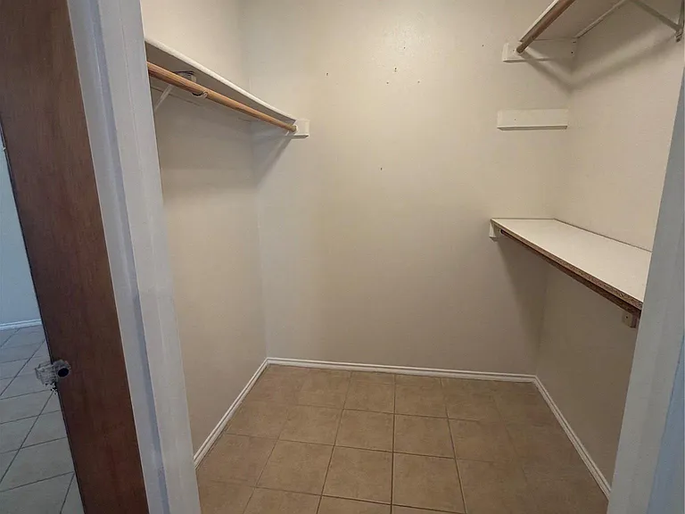 11101 Oak Branch Dr — Photo 37