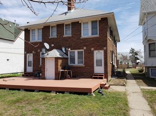 325&323 N 7th St, Dekalb, IL 60115