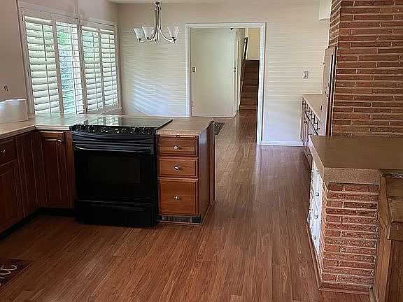 2nd image of 30 River Forest Dr