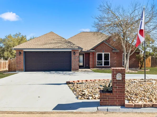 2104 Geneva, Castroville, TX 78009