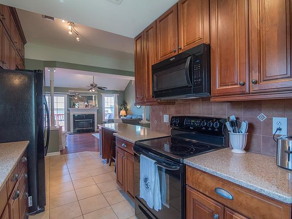 5th image of 3400 White Pine Dr