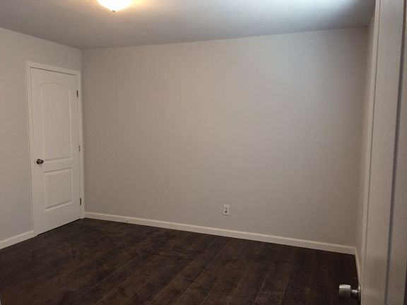 2nd image of 905 Stambaugh St