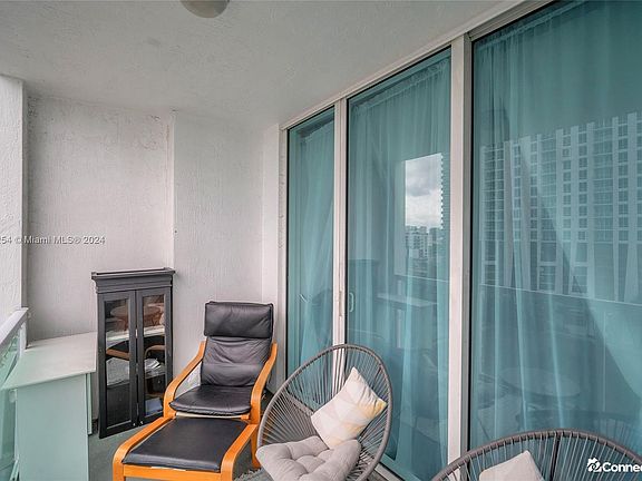 4th image of 500 NE 29th St APT 905