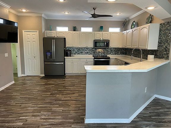 3rd image of 8046 Ponkan Rd