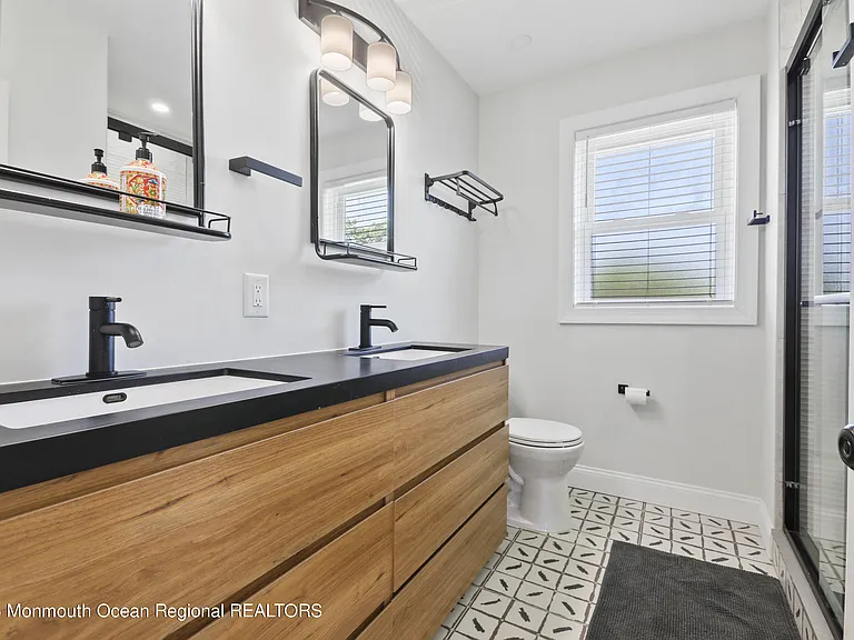 110 11th Ave #2 — Photo 11
