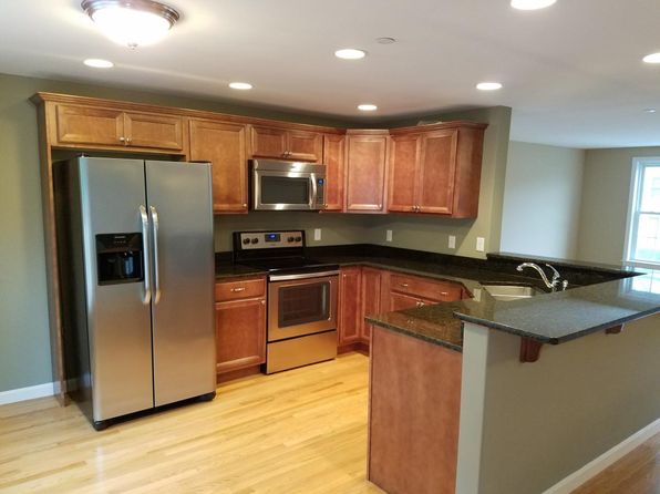 63 Hartshorn Way, Manchester, NH 03109
