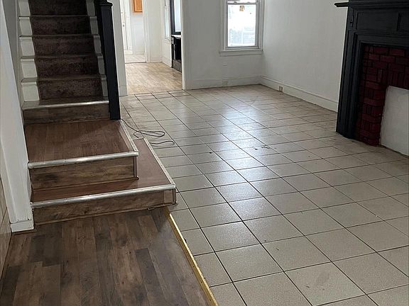2nd image of 255 Roosevelt Ave