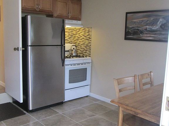 3rd image of 200 Spruce St #1