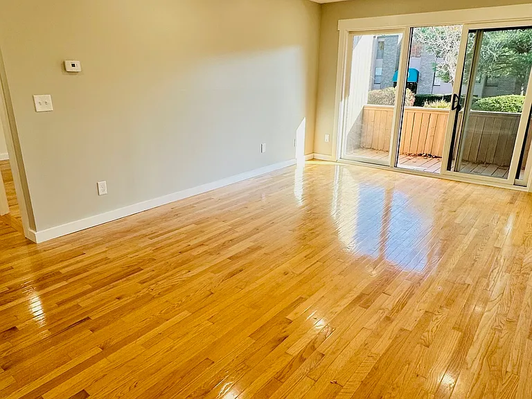 50 Shrewsbury Green Dr #50F — Photo 6