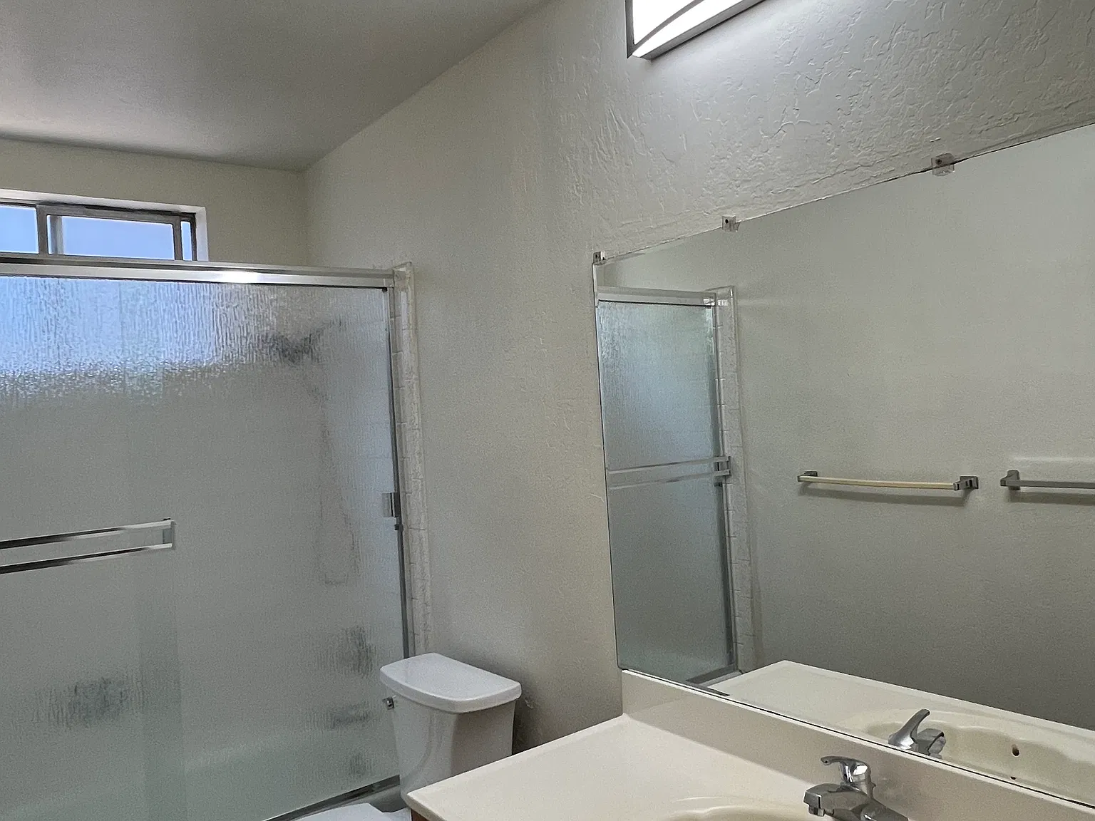 2 bed, 950 sqft, $3,300 — Photo 3