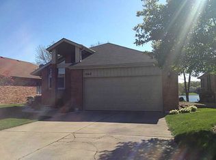 1062 Coles Dr, Columbus, IN 47201