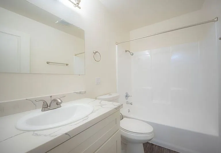 3040 Sunset Ave #5 — Photo 11