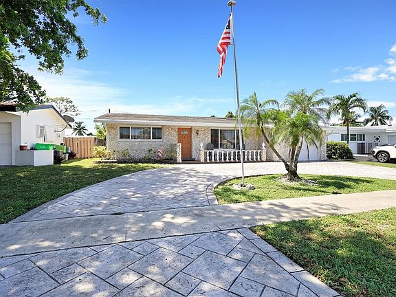 3rd image of 9260 NW 25th Court