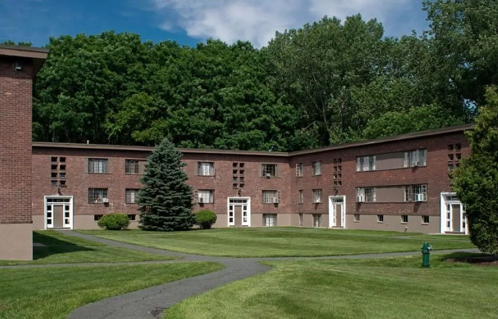 Tivoli Park Apartments — Photo 1