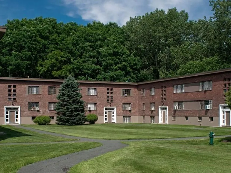 Tivoli Park Apartments — Photo 1