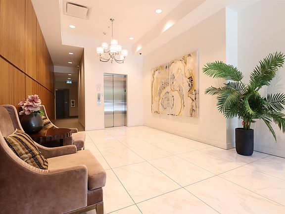 4th image of 5325 West Blvd #202