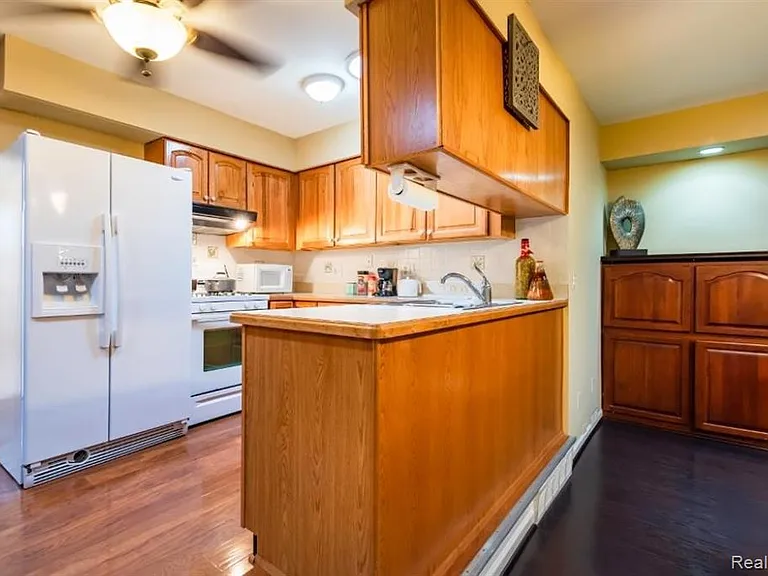 2260 Nixon Rd — Photo 5