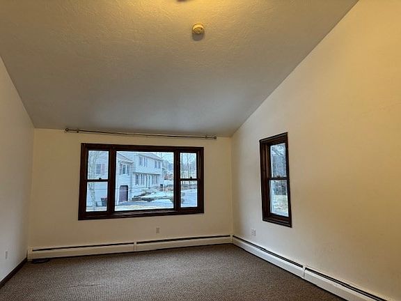 4th image of 147 E County Rd