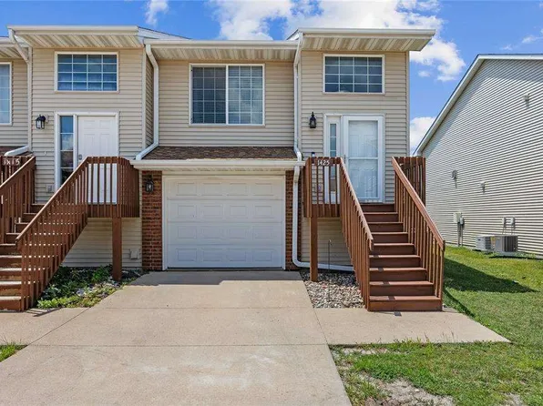 1425 Easton Ln, North Liberty, IA 52317