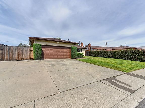 3rd image of 4307 Bishop Way