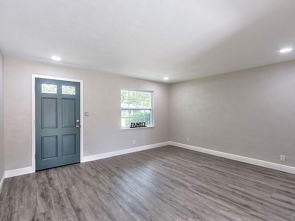 3rd image of 1419 San Jose Blvd