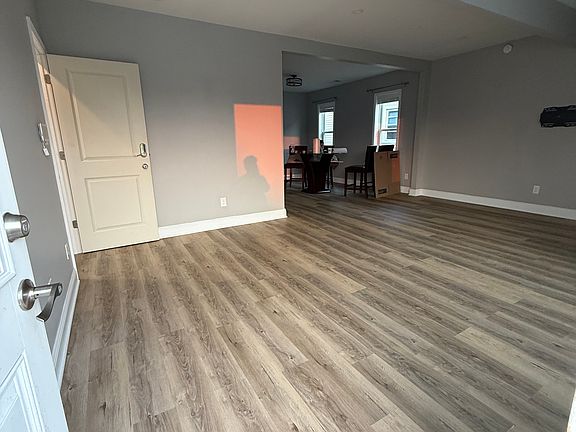 4th image of 47 N Park Ave Floor 2
