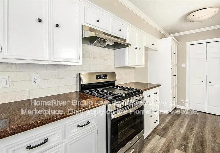 12510 Old River Dr — Photo 9