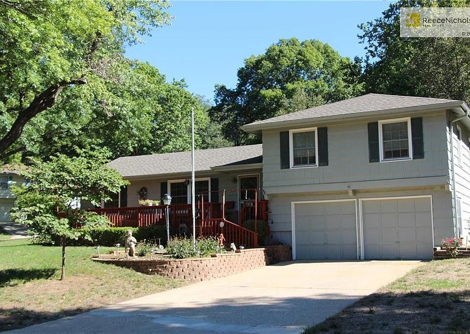Front of home with double garage.