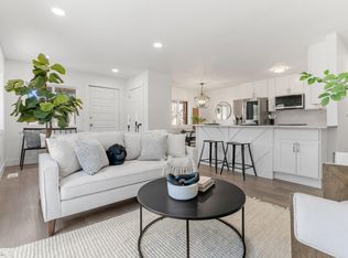 1384 Lakeside Cir, Eagan, MN 55123