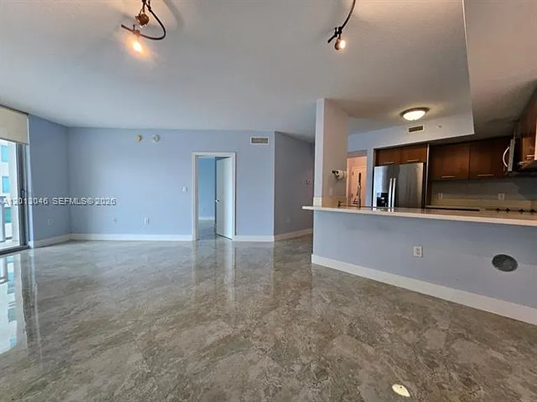 9055 SW 73rd Court Rd #1008 — Photo 4