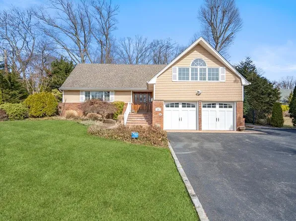 49 Harwood Drive E, Glen Cove, NY 11542