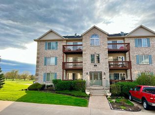 3027 Holiday Ct, Bettendorf, IA 52722