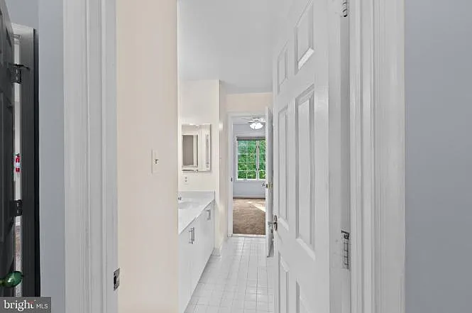 10652 Quarterstaff Rd — Photo 22
