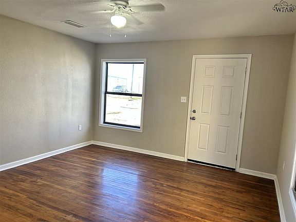 2nd image of 3007 Grant St