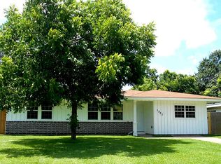 1925 16th Ave N, Texas City, TX 77590